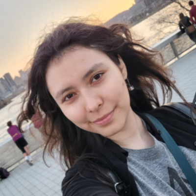 croppedHeadshot_Monica_#2